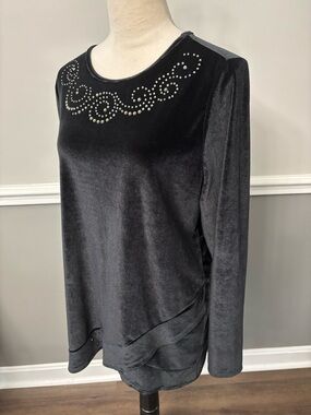 Quacker Factory Black Velvet Long Sleeve Top with Stud Accents